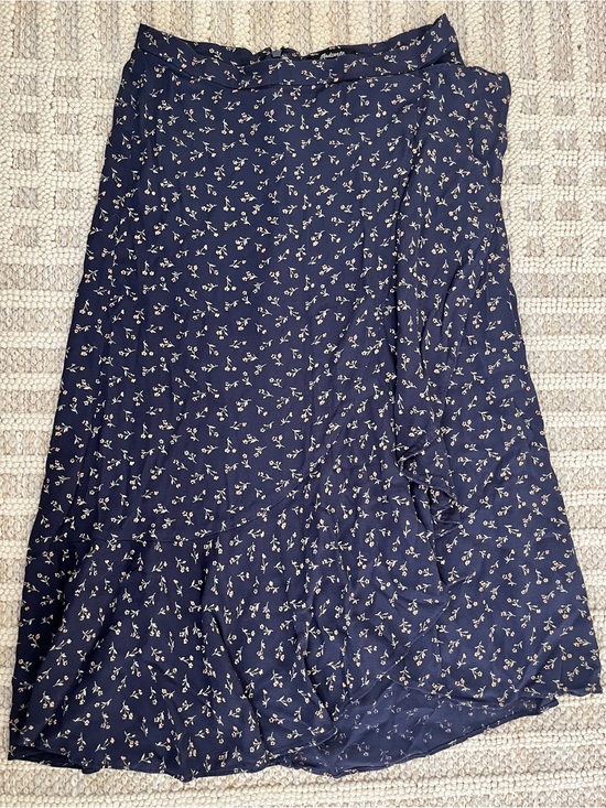 Madewell Dresses & Skirts - Madewell Floral Skirt Size 4